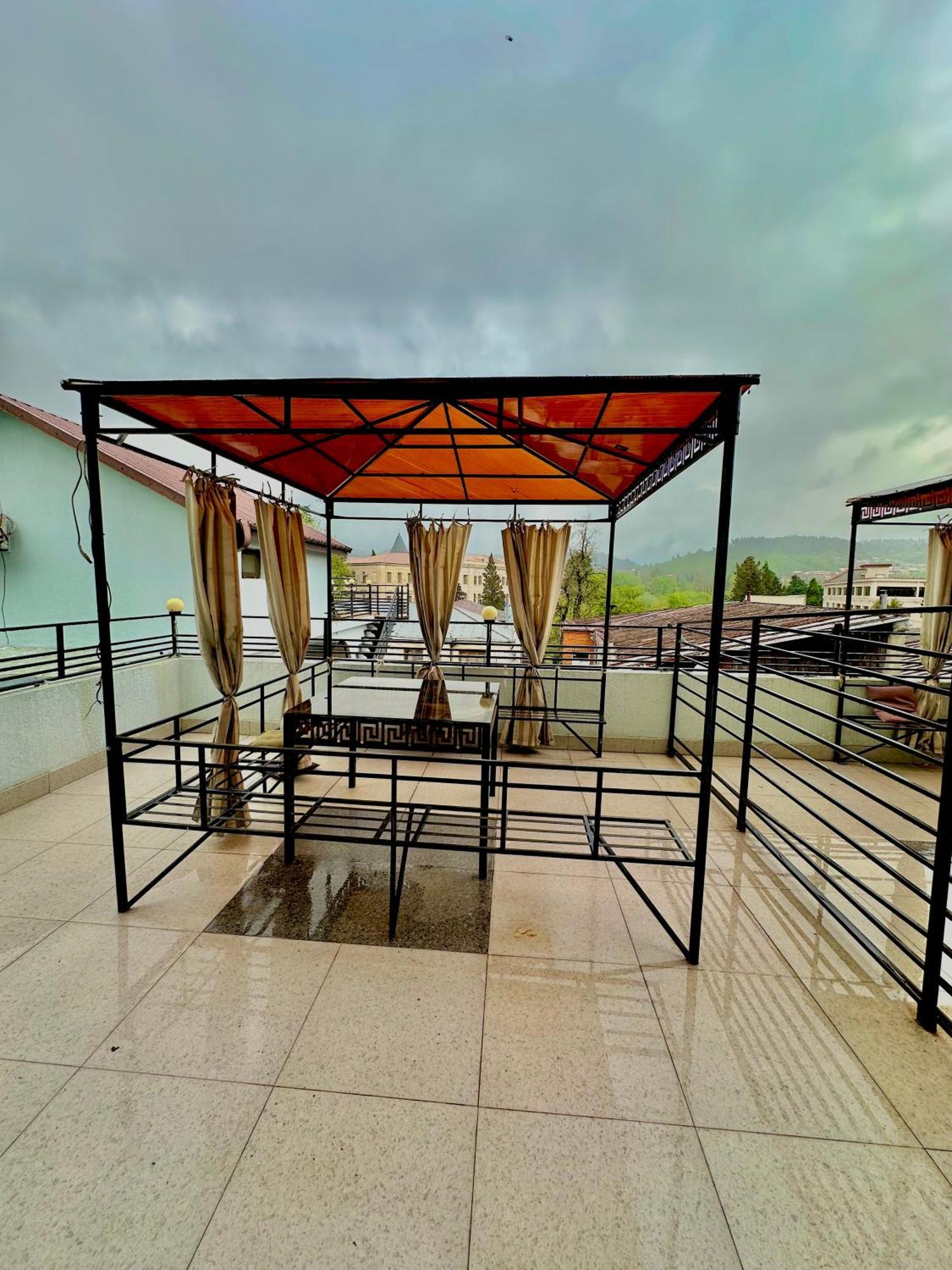 Hotel Balcony Kʼutʼaisi Exterior foto